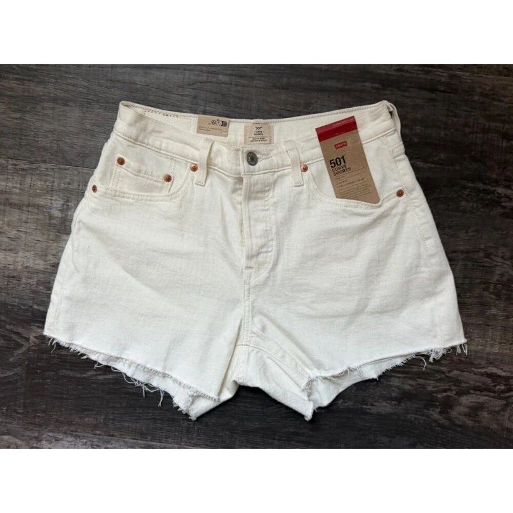 Levi 501 Cream Shorts Size 29